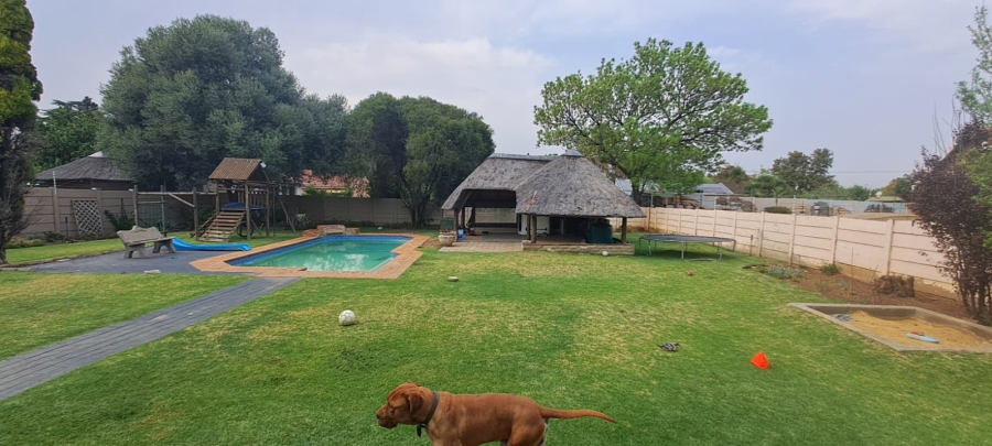 4 Bedroom Property for Sale in Brackendowns Gauteng
