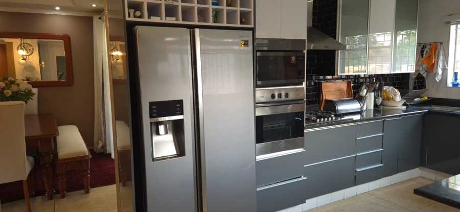 4 Bedroom Property for Sale in Brackendowns Gauteng