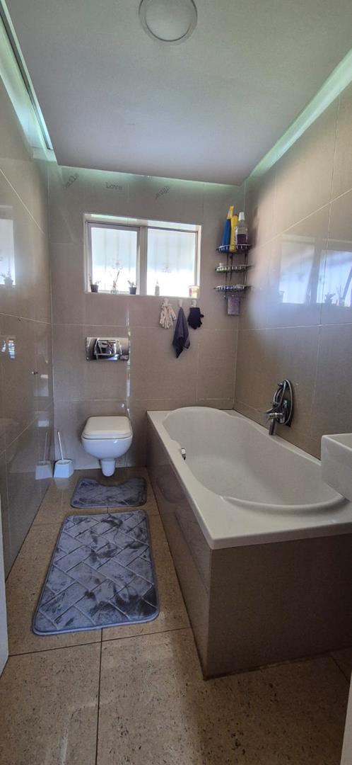 4 Bedroom Property for Sale in Brackendowns Gauteng