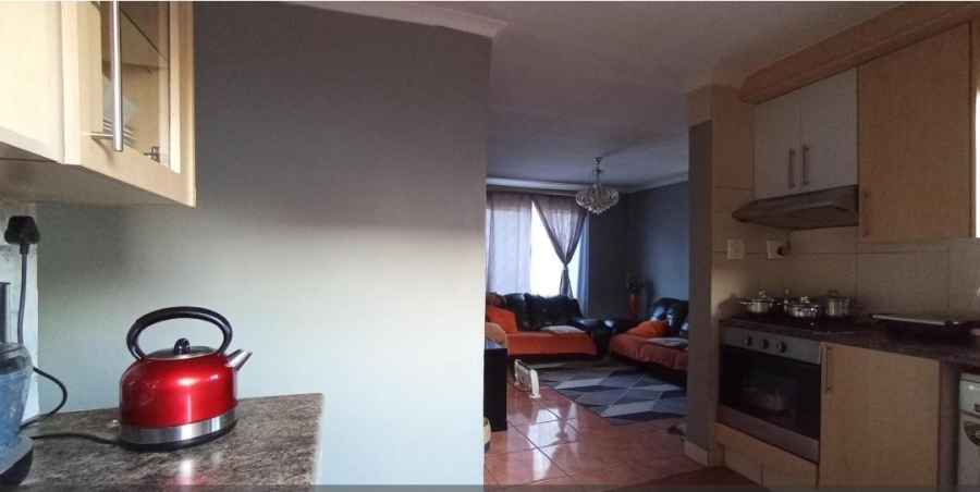 3 Bedroom Property for Sale in Clayville Gauteng