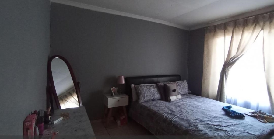 3 Bedroom Property for Sale in Clayville Gauteng