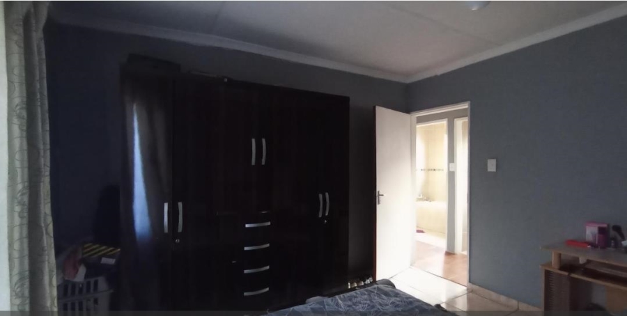 3 Bedroom Property for Sale in Clayville Gauteng