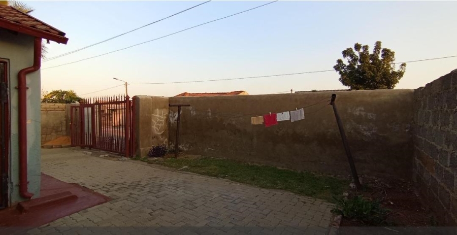 3 Bedroom Property for Sale in Clayville Gauteng