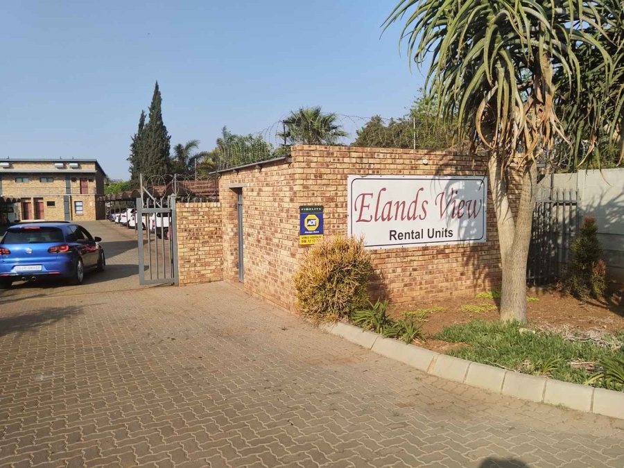 2 Bedroom Property for Sale in Elandspoort Gauteng