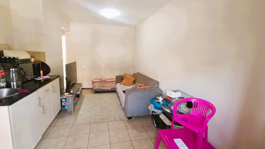 1 Bedroom Property for Sale in Erand Gardens Gauteng