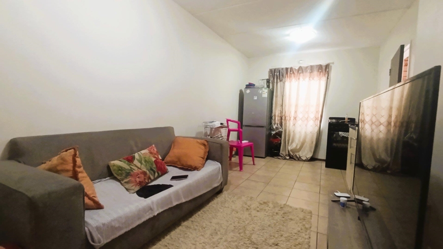 1 Bedroom Property for Sale in Erand Gardens Gauteng