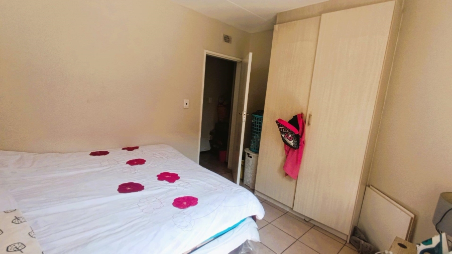 1 Bedroom Property for Sale in Erand Gardens Gauteng