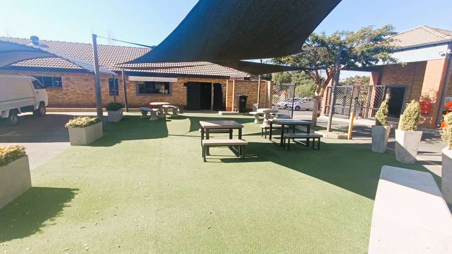 1 Bedroom Property for Sale in Erand Gardens Gauteng