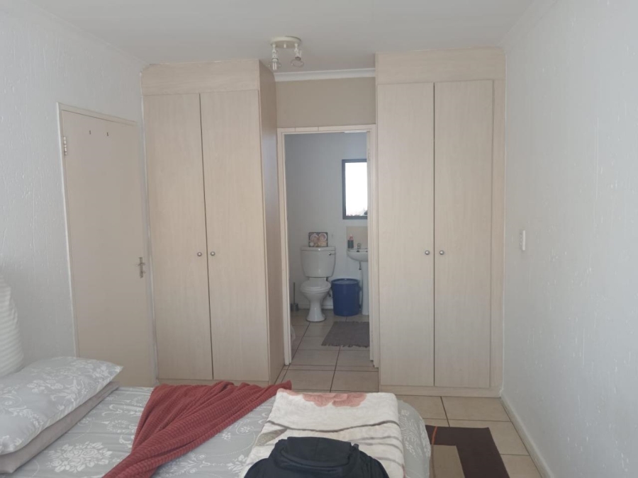 1 Bedroom Property for Sale in Klippoortje Gauteng