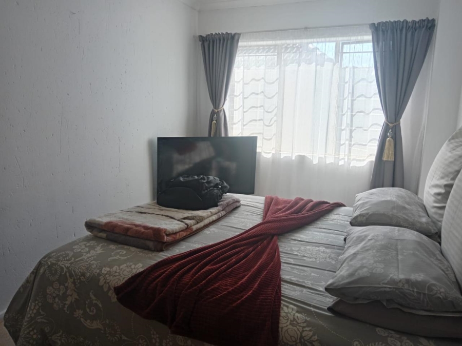 1 Bedroom Property for Sale in Klippoortje Gauteng