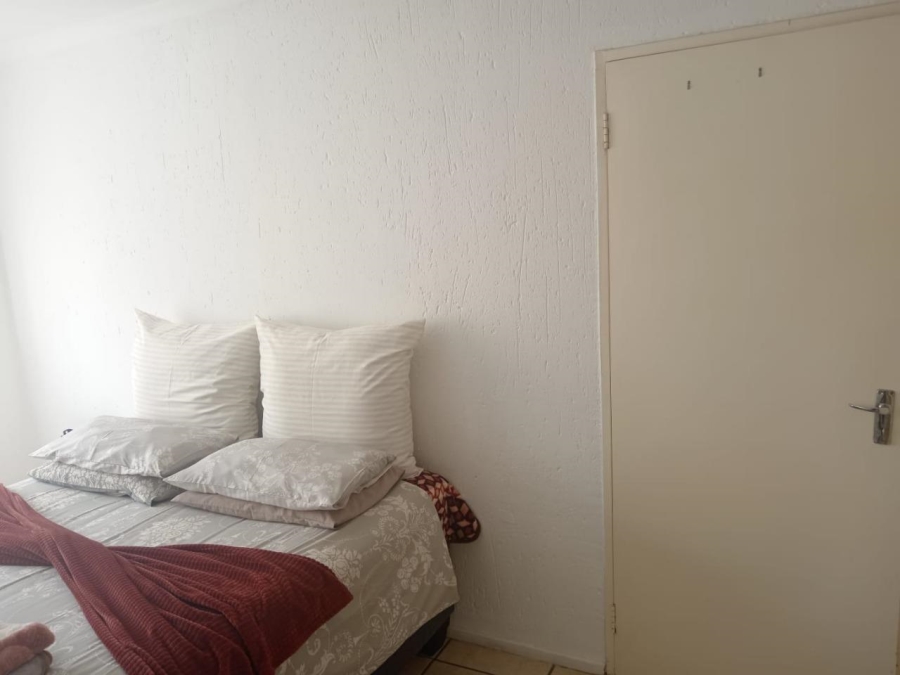 1 Bedroom Property for Sale in Klippoortje Gauteng
