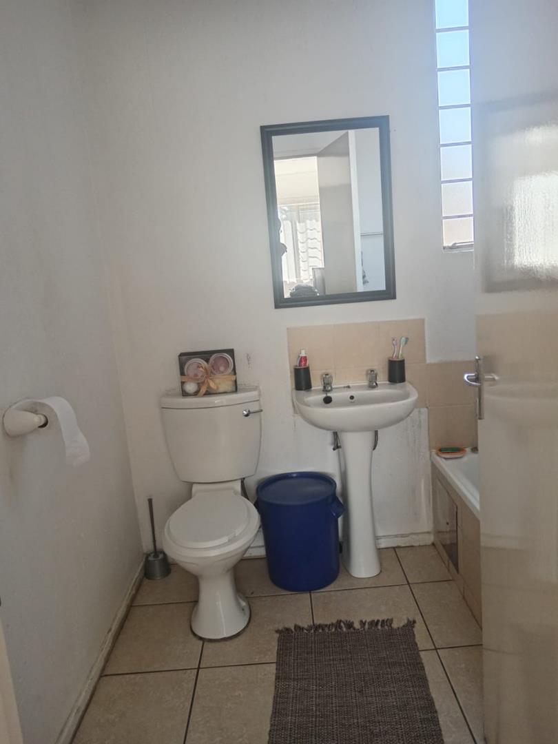 1 Bedroom Property for Sale in Klippoortje Gauteng
