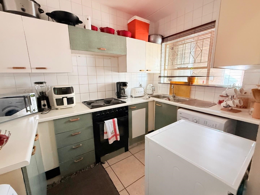 2 Bedroom Property for Sale in Buccleuch Gauteng