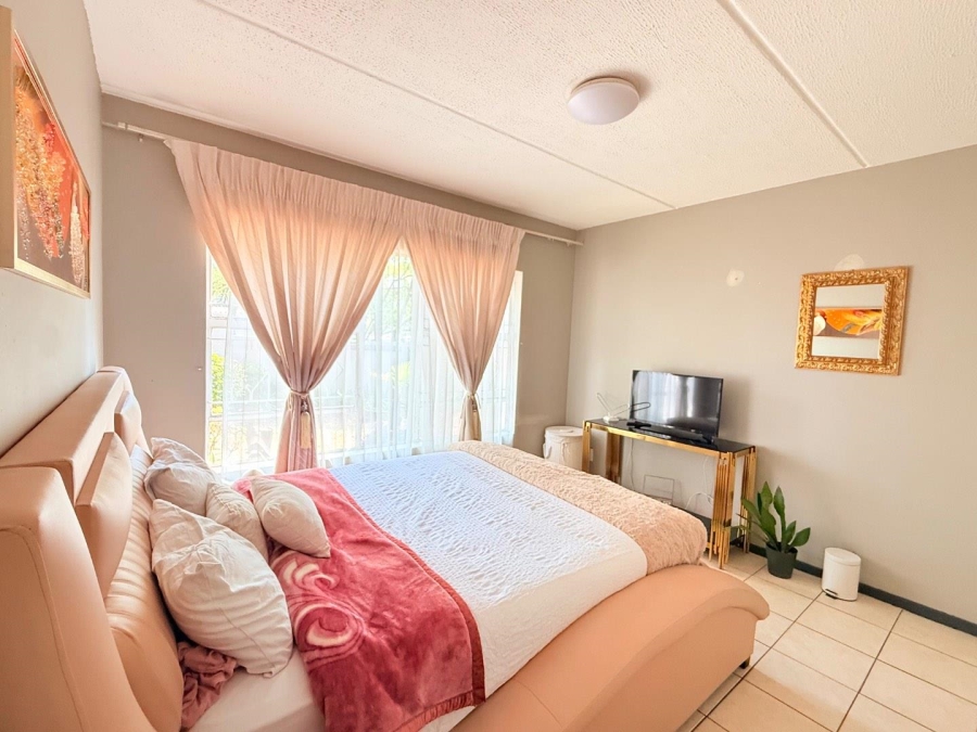 2 Bedroom Property for Sale in Buccleuch Gauteng