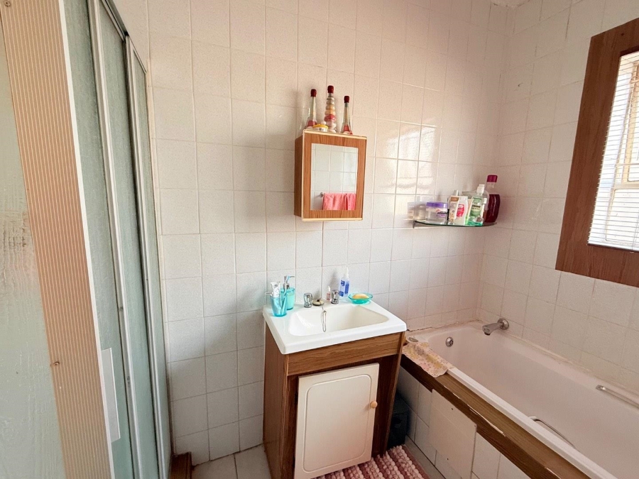 2 Bedroom Property for Sale in Buccleuch Gauteng