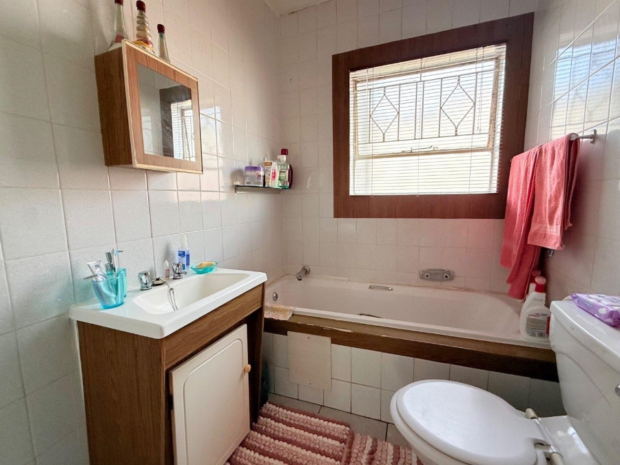 2 Bedroom Property for Sale in Buccleuch Gauteng