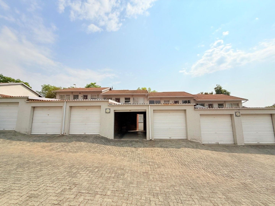 2 Bedroom Property for Sale in Buccleuch Gauteng