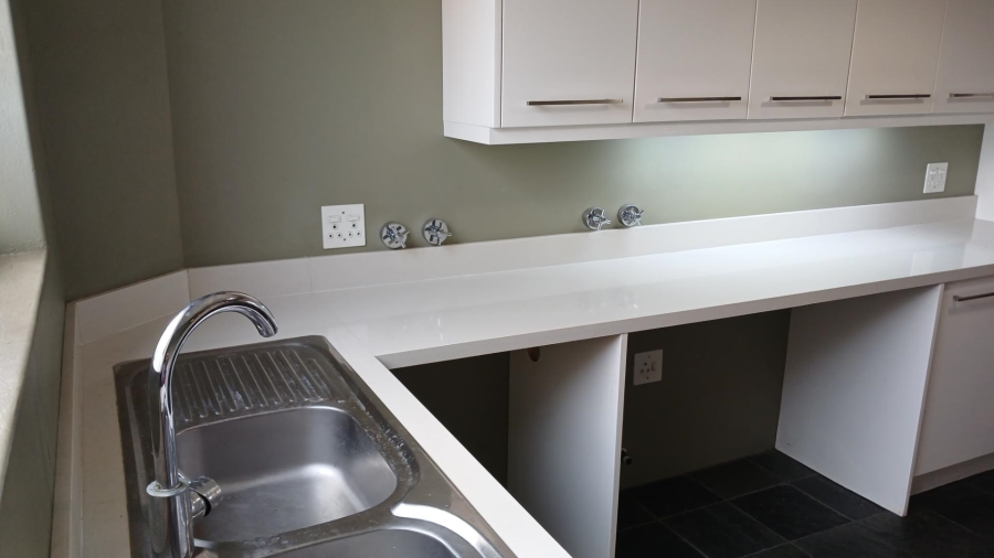 To Let 3 Bedroom Property for Rent in Hurlingham Manor Gauteng