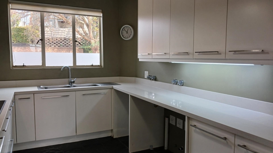 To Let 3 Bedroom Property for Rent in Hurlingham Manor Gauteng