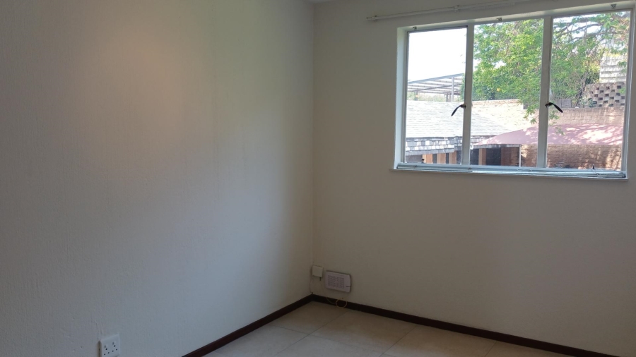 To Let 3 Bedroom Property for Rent in Hurlingham Manor Gauteng