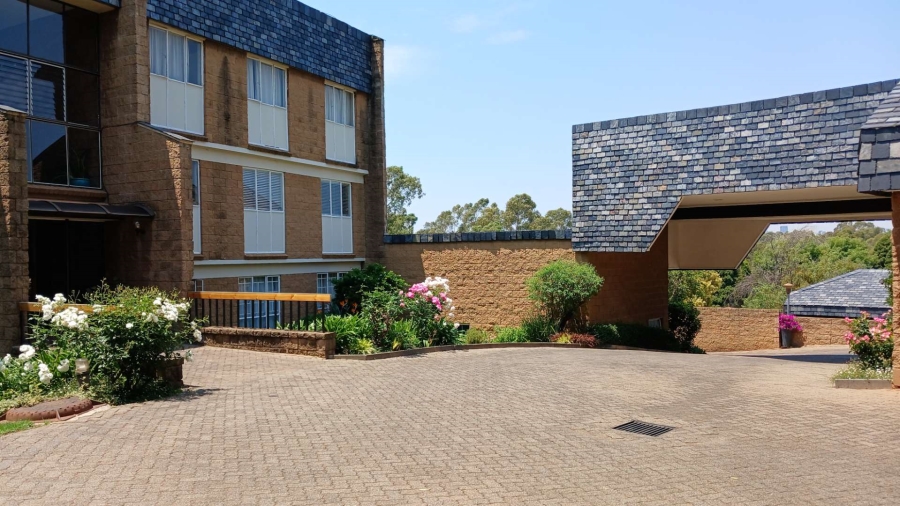 To Let 3 Bedroom Property for Rent in Hurlingham Manor Gauteng