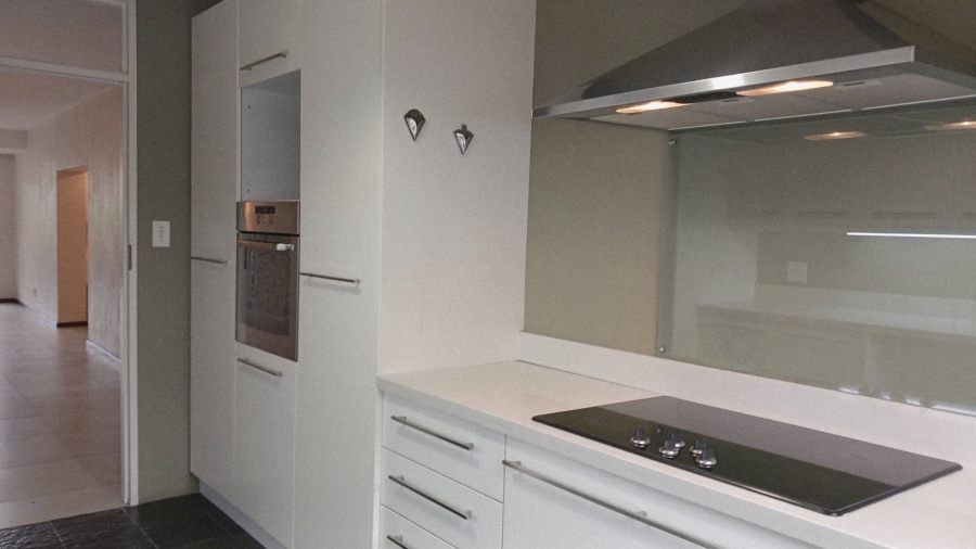 To Let 3 Bedroom Property for Rent in Hurlingham Manor Gauteng