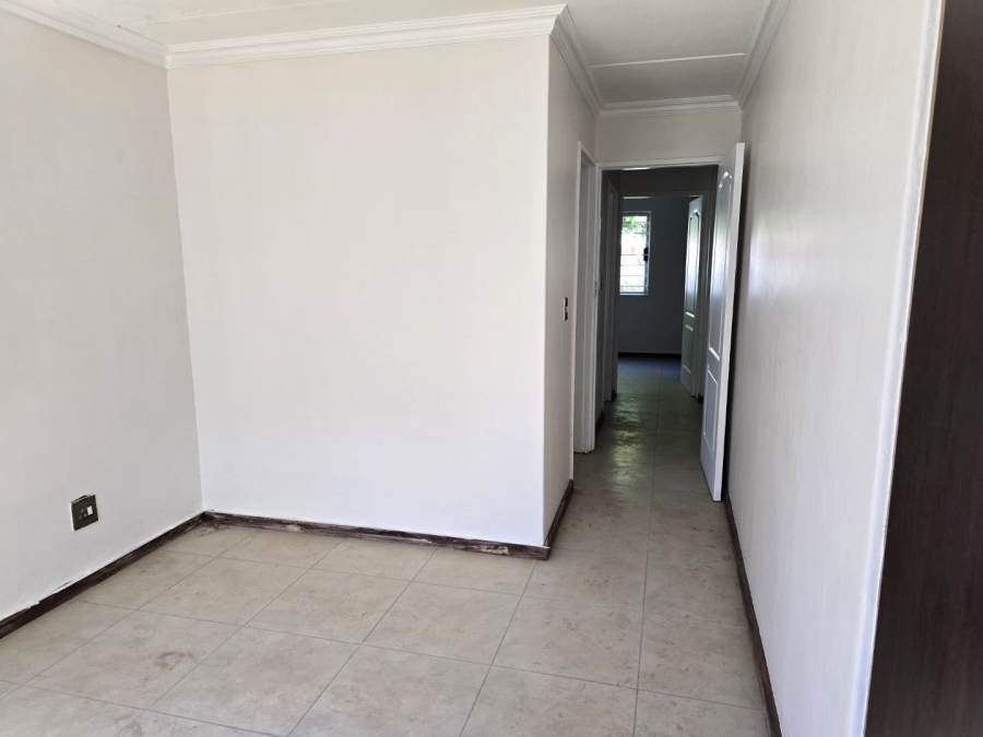 To Let 2 Bedroom Property for Rent in Sandown Gauteng