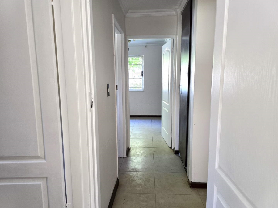 To Let 2 Bedroom Property for Rent in Sandown Gauteng