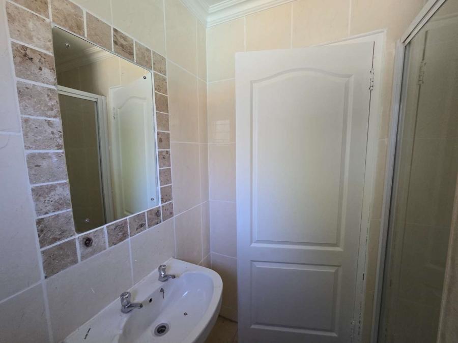 To Let 2 Bedroom Property for Rent in Sandown Gauteng