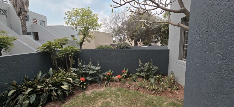 To Let 2 Bedroom Property for Rent in Sandown Gauteng