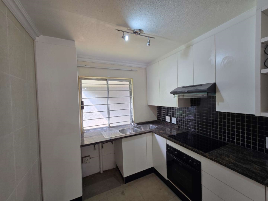 To Let 2 Bedroom Property for Rent in Sandown Gauteng