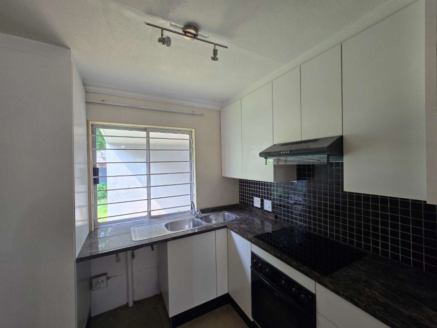 To Let 2 Bedroom Property for Rent in Sandown Gauteng