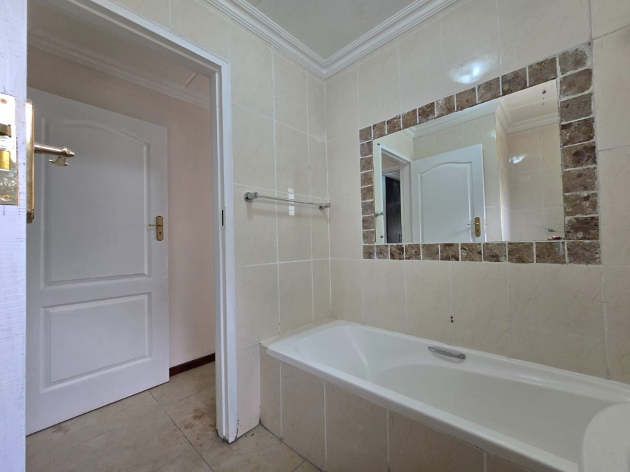 To Let 2 Bedroom Property for Rent in Sandown Gauteng