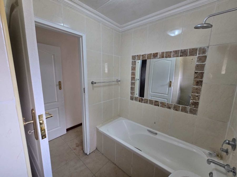 To Let 2 Bedroom Property for Rent in Sandown Gauteng