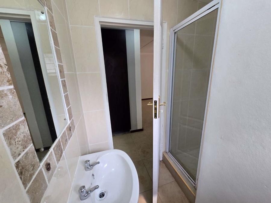 To Let 2 Bedroom Property for Rent in Sandown Gauteng