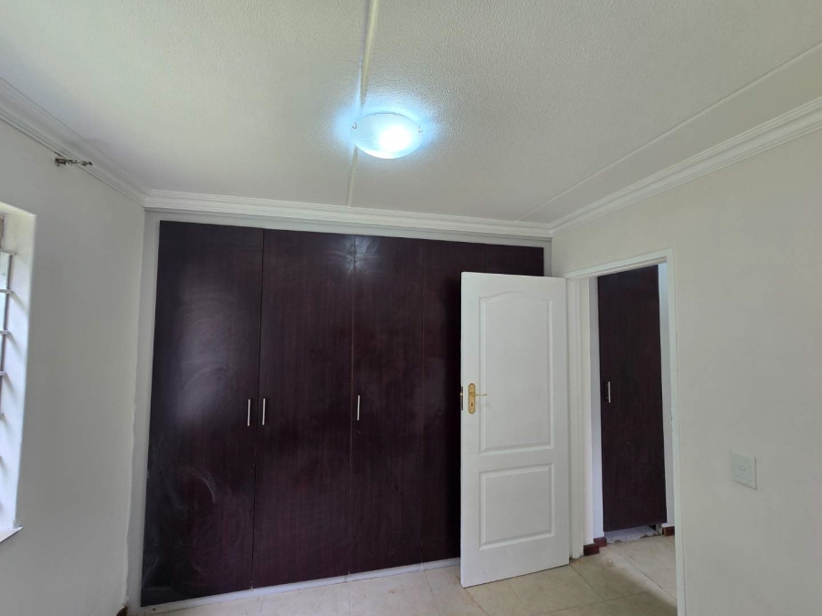 To Let 2 Bedroom Property for Rent in Sandown Gauteng