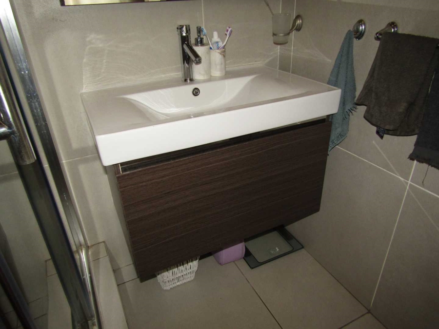 To Let 3 Bedroom Property for Rent in Bartlett Gauteng