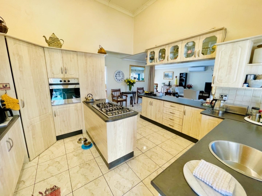 4 Bedroom Property for Sale in Linmeyer Gauteng