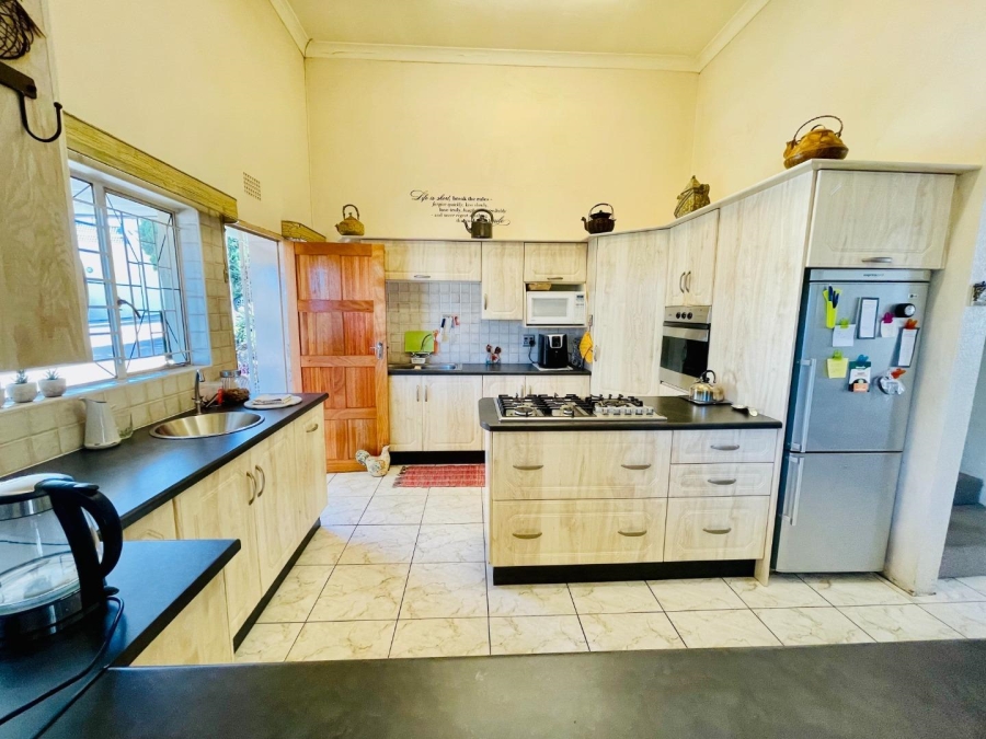 4 Bedroom Property for Sale in Linmeyer Gauteng