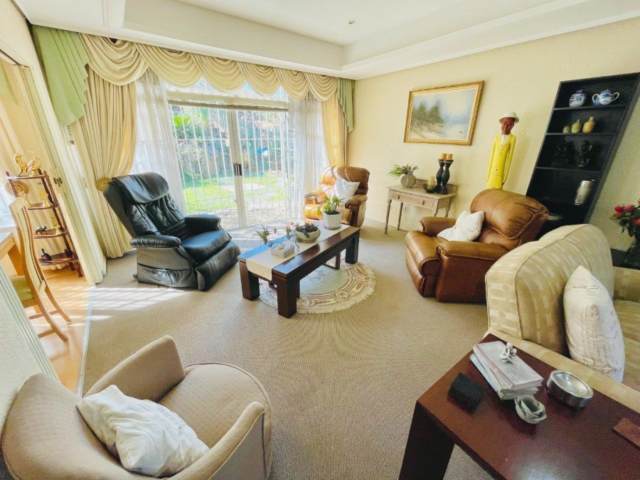 4 Bedroom Property for Sale in Linmeyer Gauteng