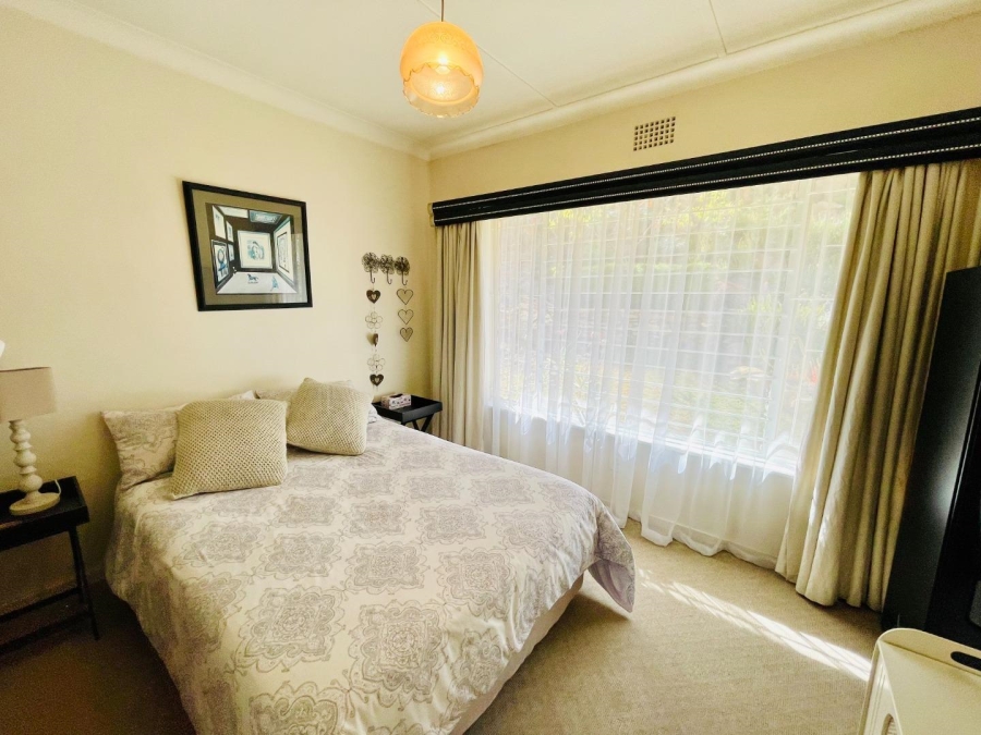 4 Bedroom Property for Sale in Linmeyer Gauteng