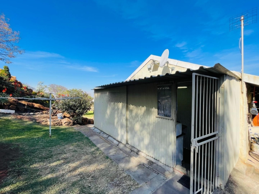 4 Bedroom Property for Sale in Linmeyer Gauteng