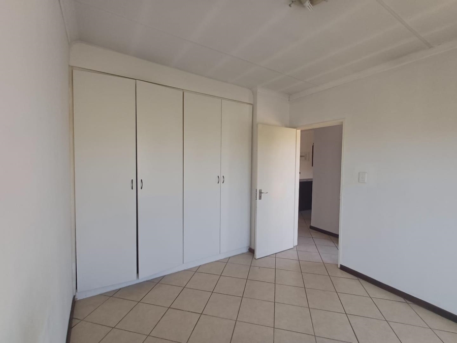 To Let 2 Bedroom Property for Rent in Honeypark Gauteng