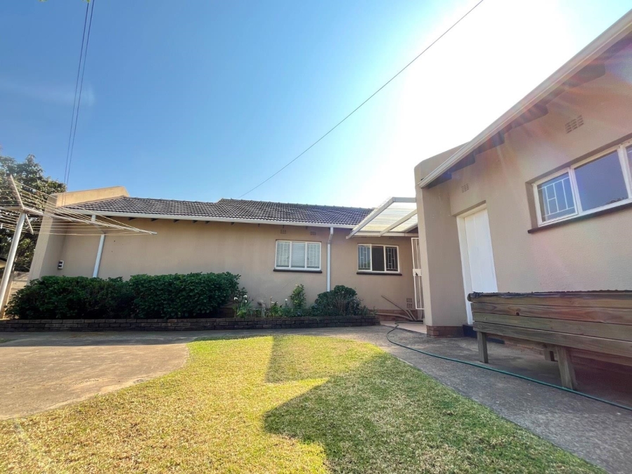 4 Bedroom Property for Sale in Crystal Park Gauteng