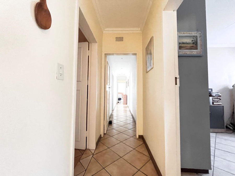 4 Bedroom Property for Sale in Crystal Park Gauteng