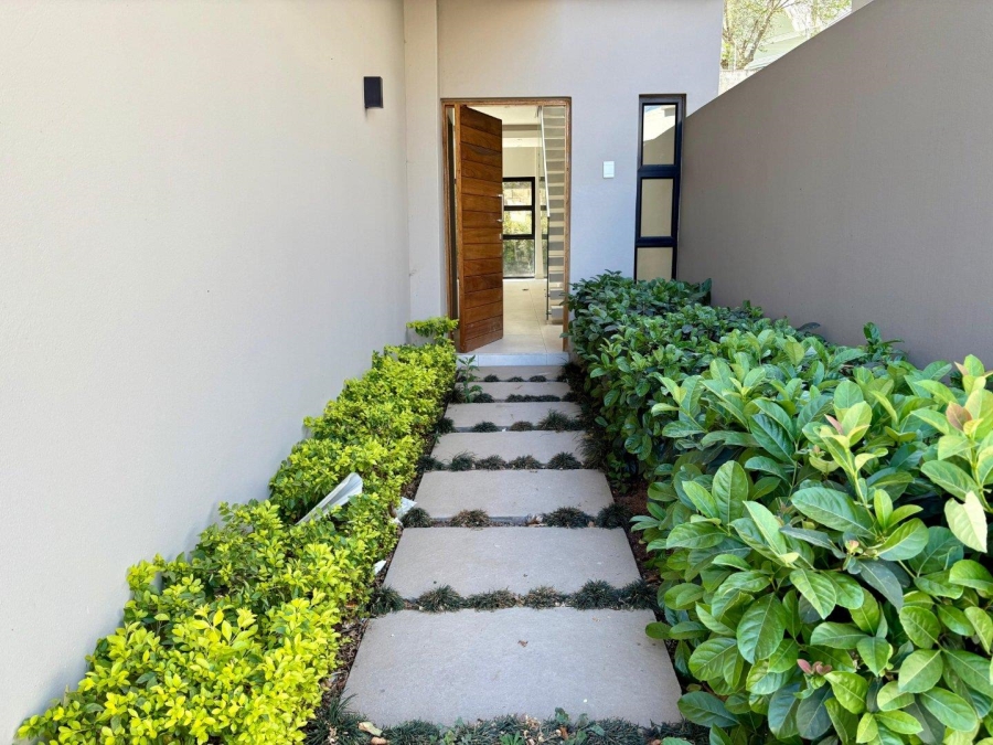 To Let 3 Bedroom Property for Rent in Bryanston Gauteng