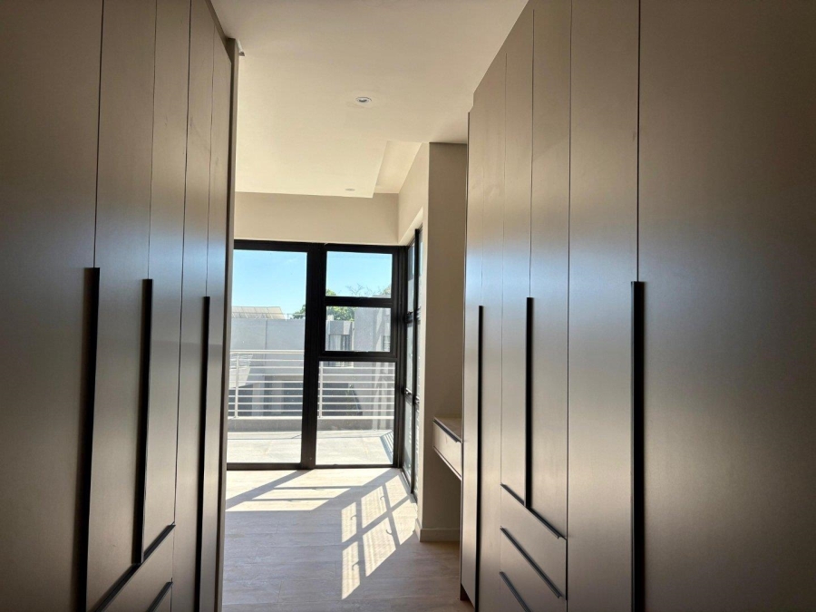 To Let 3 Bedroom Property for Rent in Bryanston Gauteng