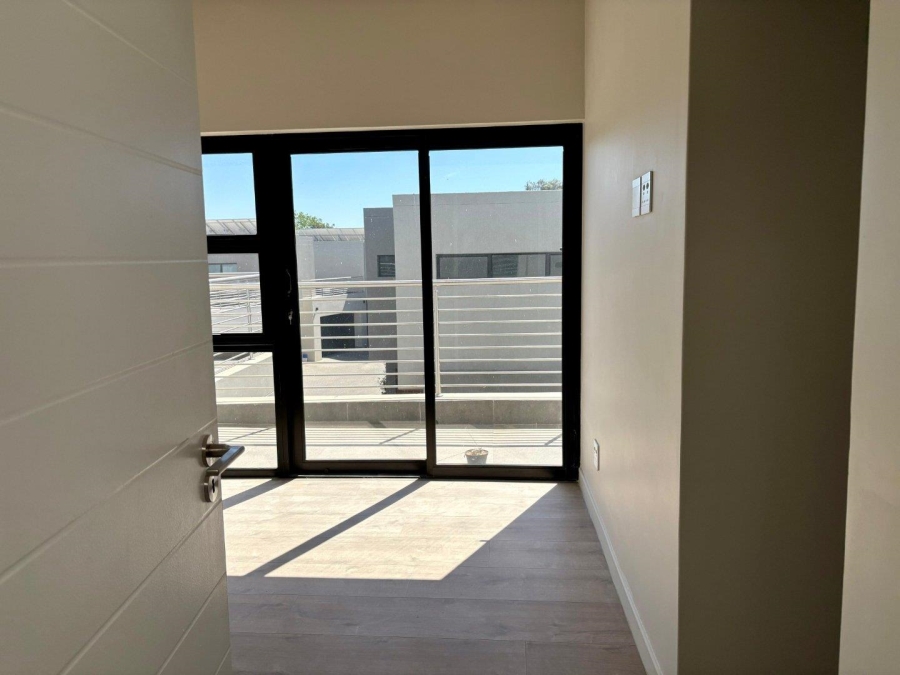 To Let 3 Bedroom Property for Rent in Bryanston Gauteng