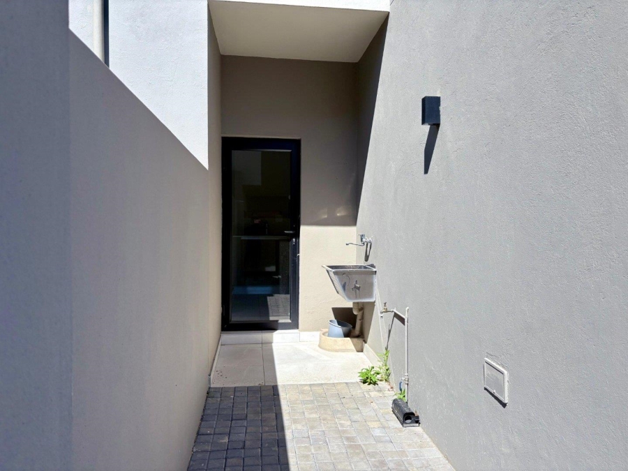 To Let 3 Bedroom Property for Rent in Bryanston Gauteng