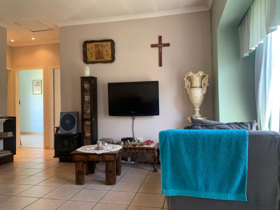 2 Bedroom Property for Sale in Birchleigh North Gauteng
